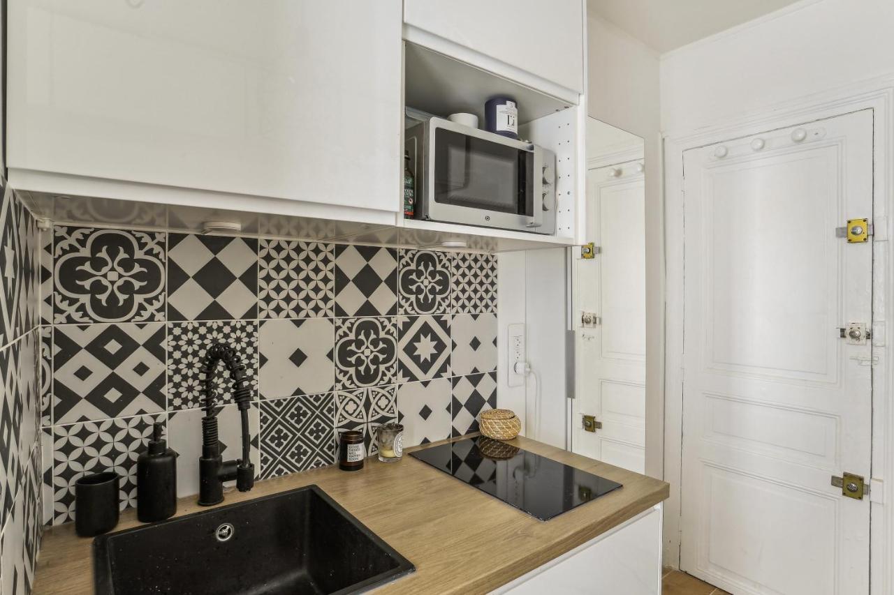 Small Comfortable Studio Near Eiffel Tower Παρίσι Εξωτερικό φωτογραφία